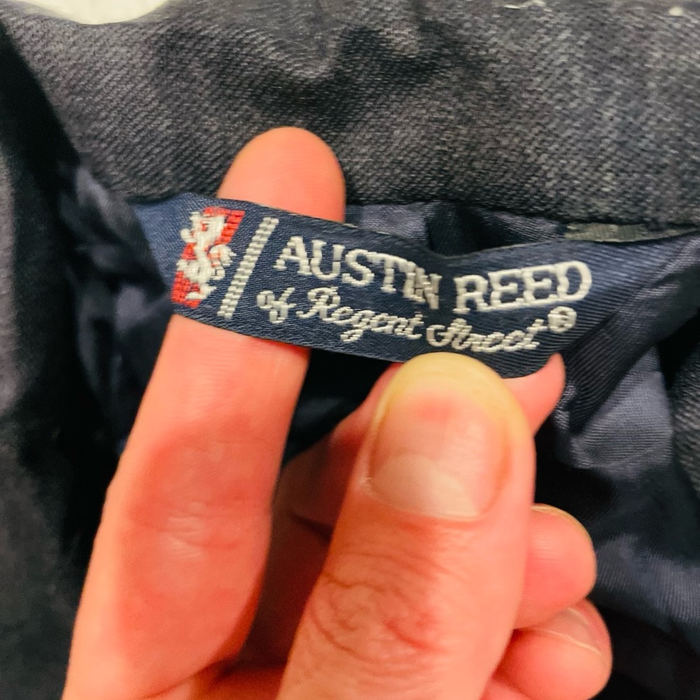 Austin Reed Suit 40 - Picture 3 of 5